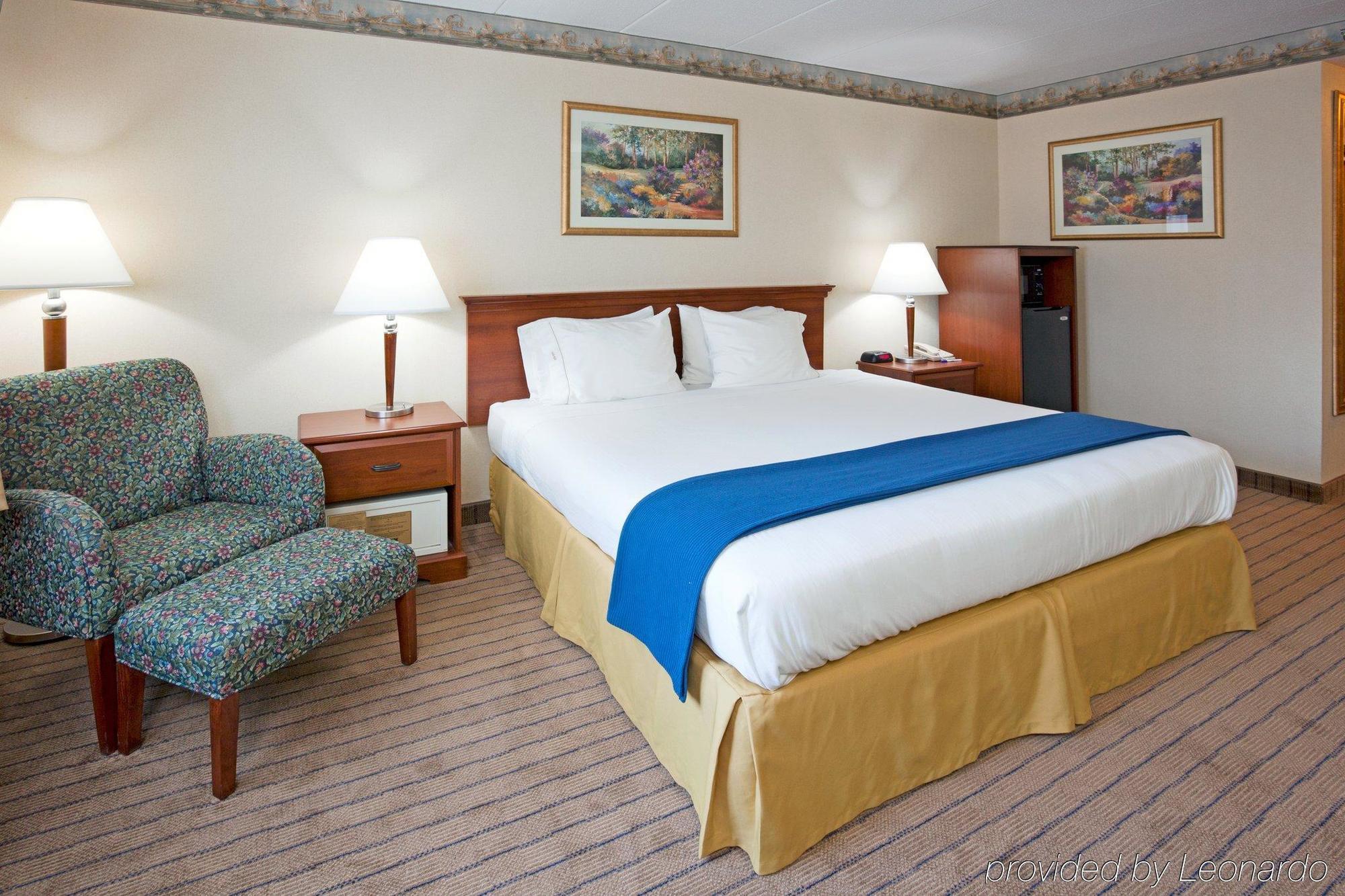 Hotel Holiday Express Roseville-st. Paul By Ihg 2*